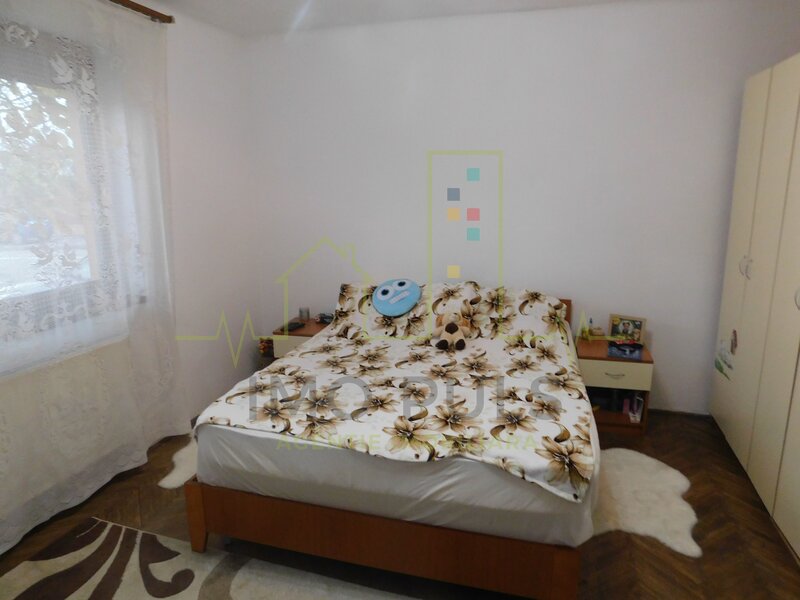 Teren 1187 mp. Centrala proprie.