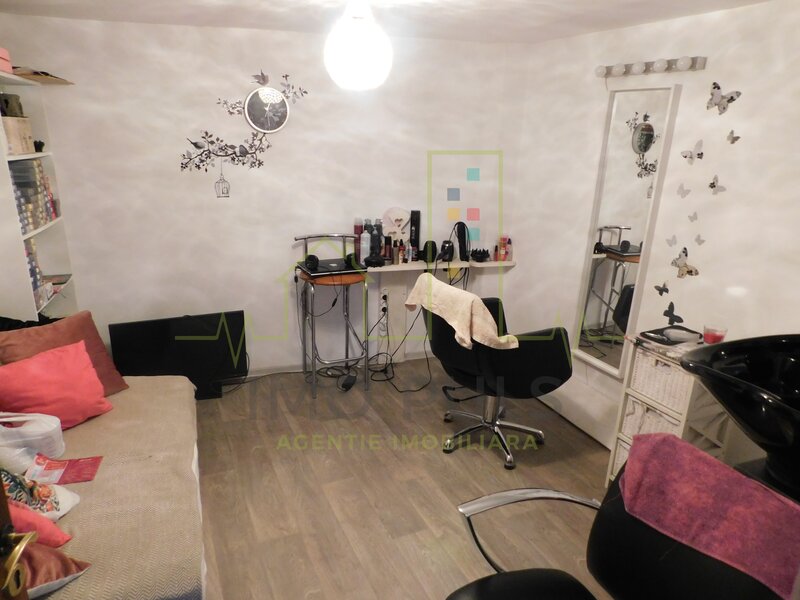 Teren 1187 mp. Centrala proprie.